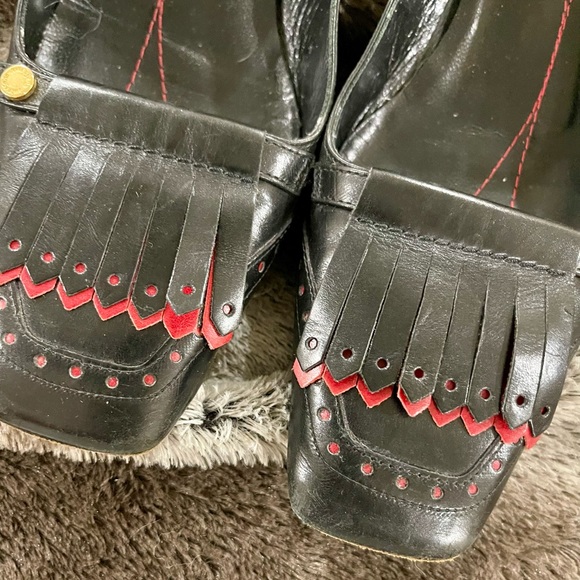 Kate Spade Black with sweet red details - Picture 2 of 5